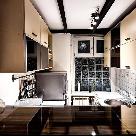 Loft With Cinema & Foosball Sava View Old Town Apartman