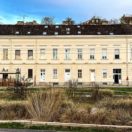 Apartman Loft With Cinema & Foosball Sava View Old Town Belgrád