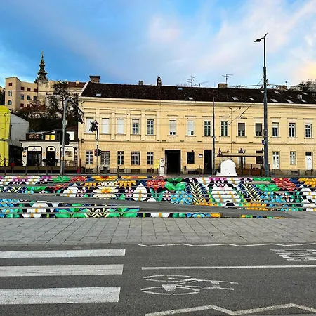 Loft With Cinema & Foosball Sava View Old Town *